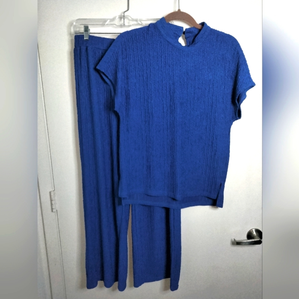 Greathe (Size 4) Royal Blue Ribbed Texture (2PC) Stretch SS Top & Pant Set